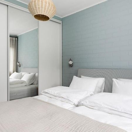 Upea Remontoitu Huoneisto Naantalin Sydaemessae Apartment Exterior photo